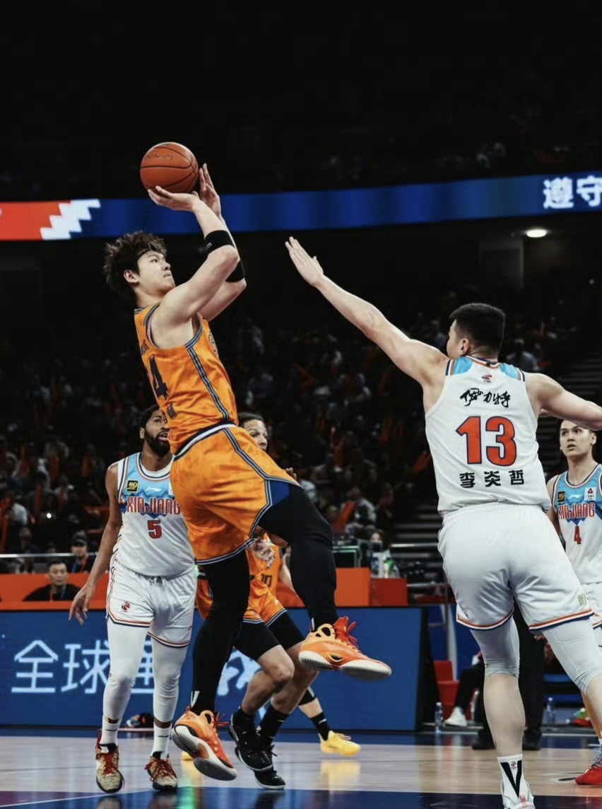 九游体育-包含山东男篮发布备战花絮，集结日门线救险，NBA季后赛任务艰巨，训练强度明显提升的词条-九游体育